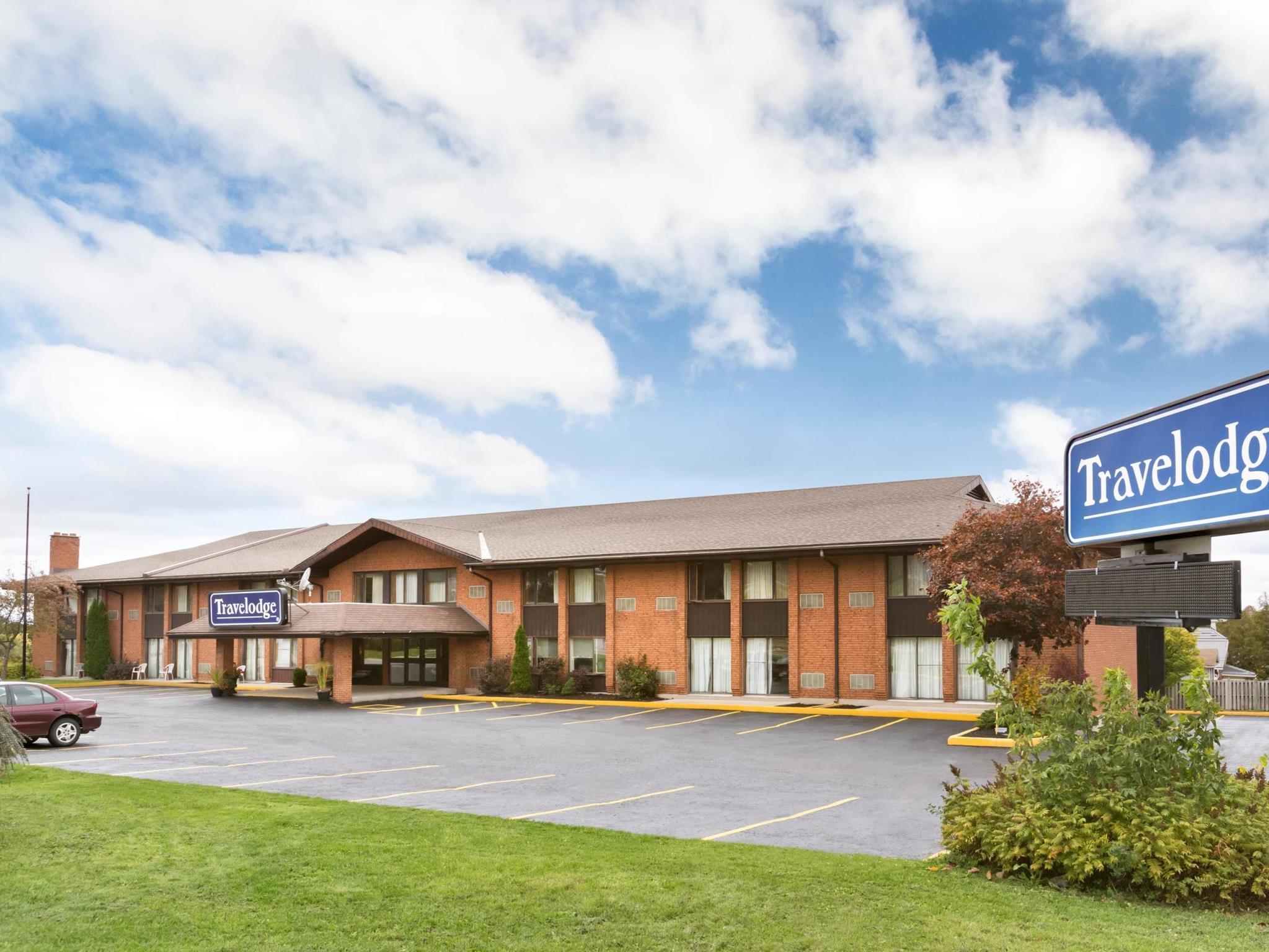 Travelodge By Wyndham Owen Sound On Exterior photo
